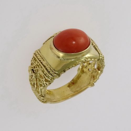 18 Kt yellow gold ring with red coral spool - lost wax processing