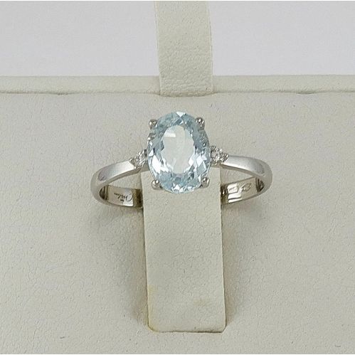 MILUNA ring - 1 Ct oval cut aquamarine and G color diamonds, 750 ‰ Gold