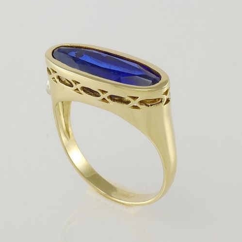 Centoventuno 121 ring, 18 Kt yellow gold with blue hydrothermal sapphire