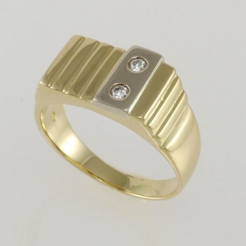 Man Ring, 18 Kt yellow and white gold - 8,10 gr with white Zircons