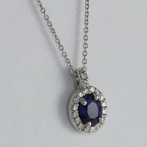 18Kt white gold necklace, central sapphire 0.40 ct and diamonds, Made in Italy