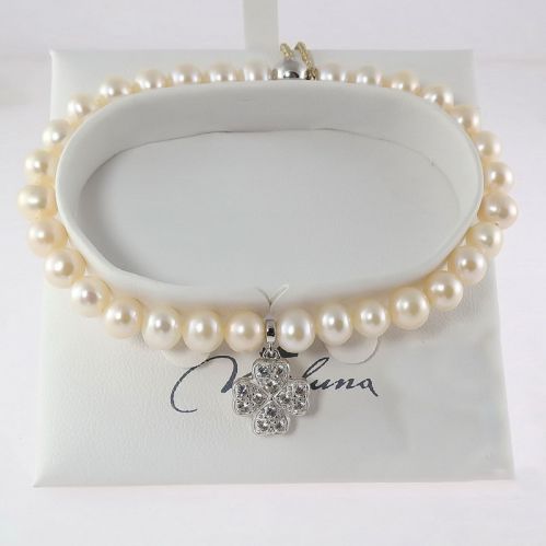MILUNA bracelet, pearls 5.5-6 mm, four-leaf clover: white topazes, 925 silver